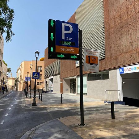 Apartamento Con Parking Gratis En El Centro, 2 Dormitorios 阿尔梅里亚 外观 照片